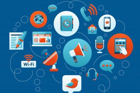 Dampak dari Perkembangan Teknologi Komunikasi di Era Digital - Teknologi adalah bagian penting dalam kehidupan kamu saat ini. Segala sesuatu menerapkan teknologi untuk memudahkan berbagai aktivitas. Salah satu teknologi yang berkembang sangat pesa