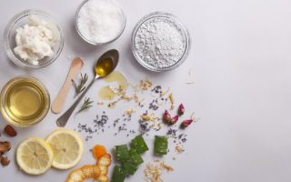 Tips Memutihkan Ketiak Dengan Cara Alami